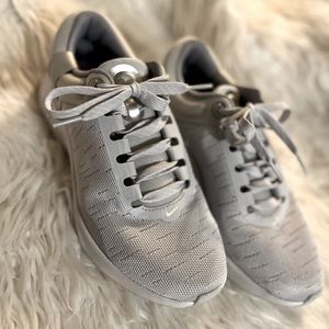 Womens Nike Shoes size 8